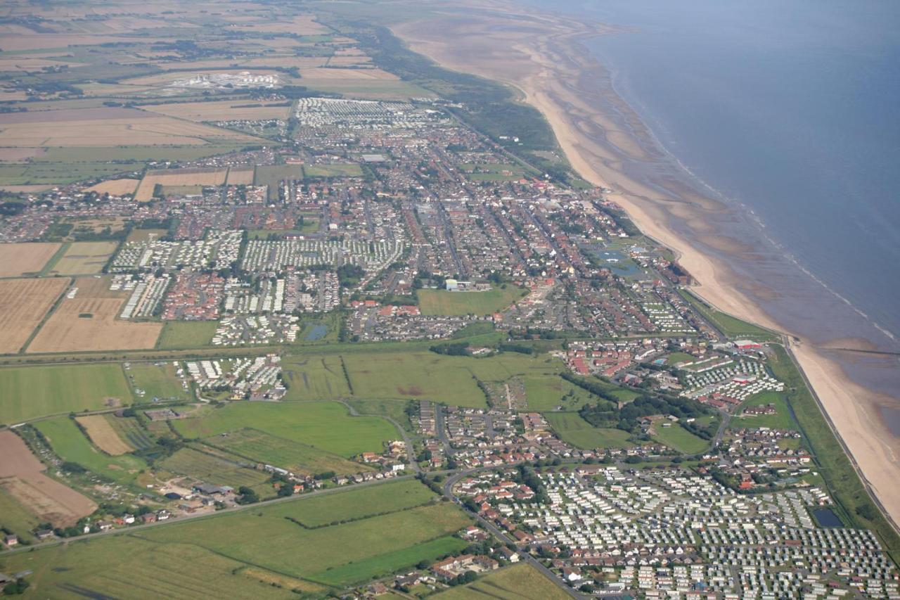 6 Berth Caravan For Hire By The Beach In Heacham, Norfolk Ref 21038C Eksteriør billede