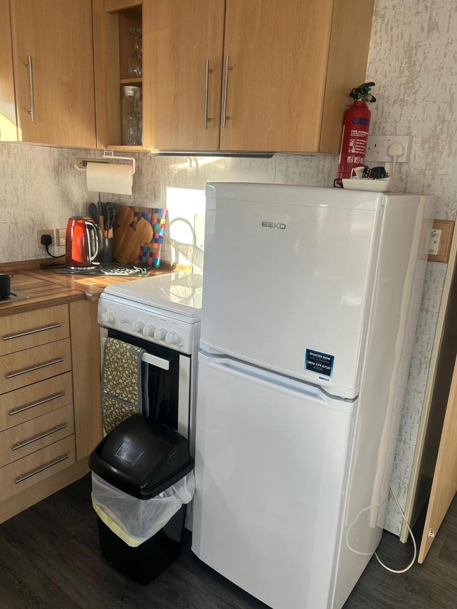 6 Berth Caravan For Hire By The Beach In Heacham, Norfolk Ref 21038C Eksteriør billede
